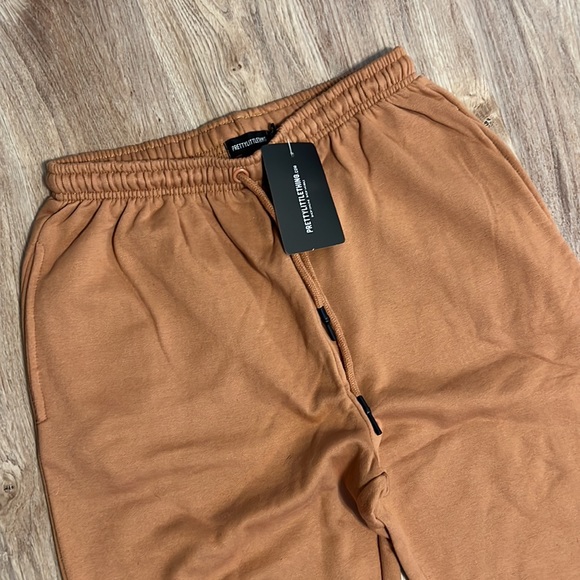 Pretty Little Thing Tan High Waist Wax Toggle Joggers - Picture 7 of 14